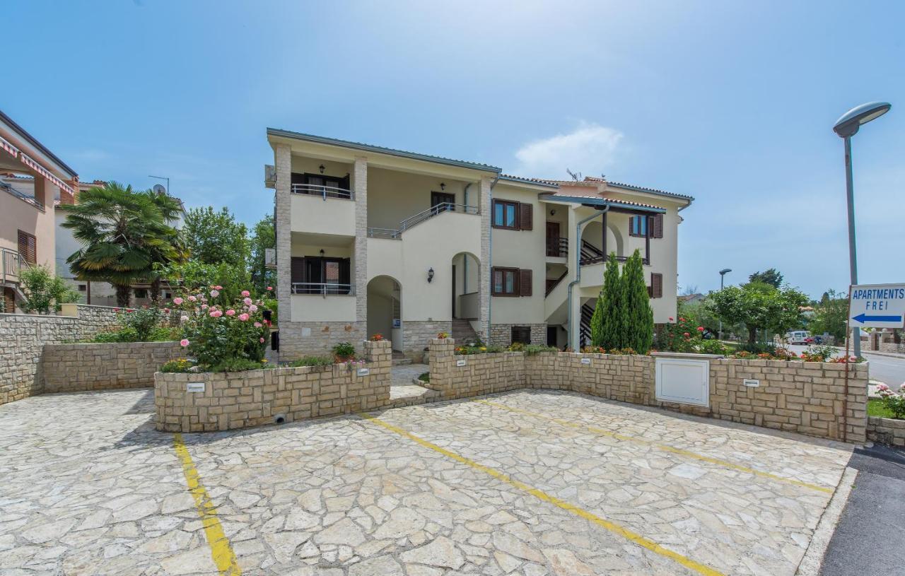 Apartmani Lorena Poreč Exteriör bild