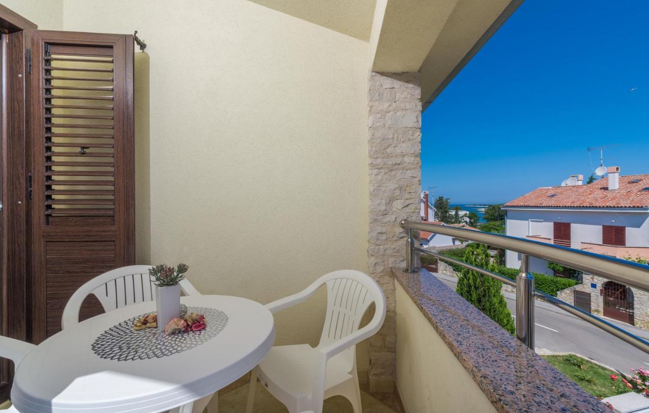 Apartmani Lorena Poreč Exteriör bild